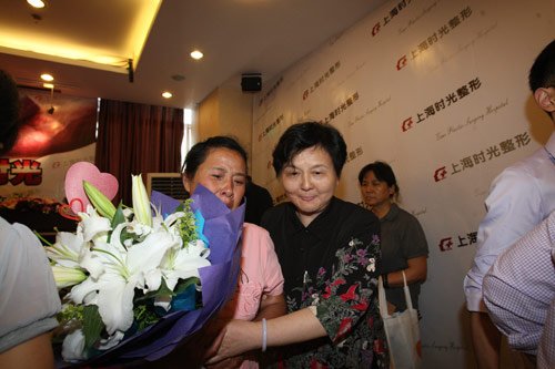 20名“爱心妈妈”为小灝灏捐款